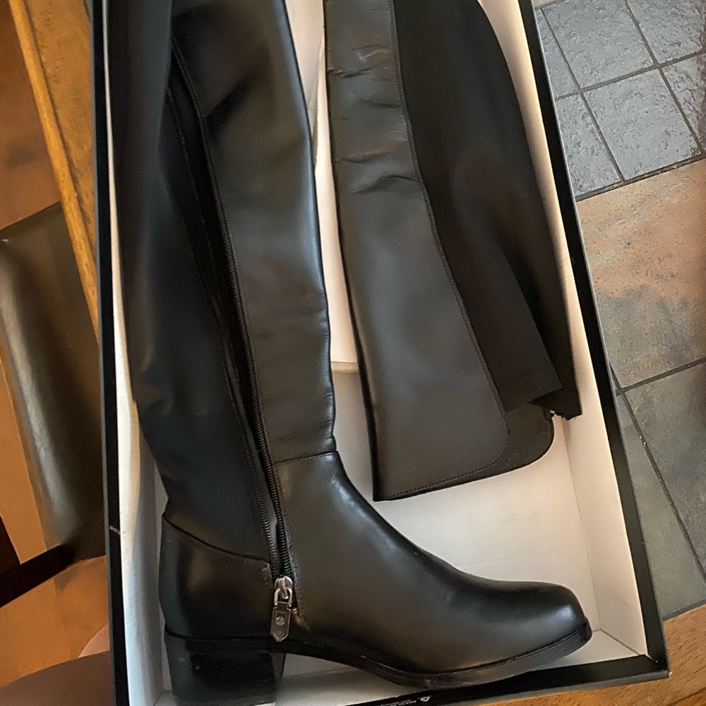 La diva leather boots size 7.5 Brand New worn once. - Picture 1 of 4